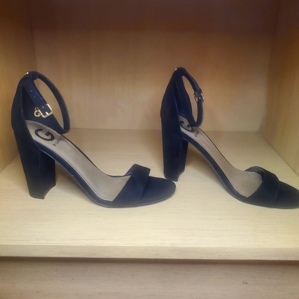 Guess heels size 8 Black